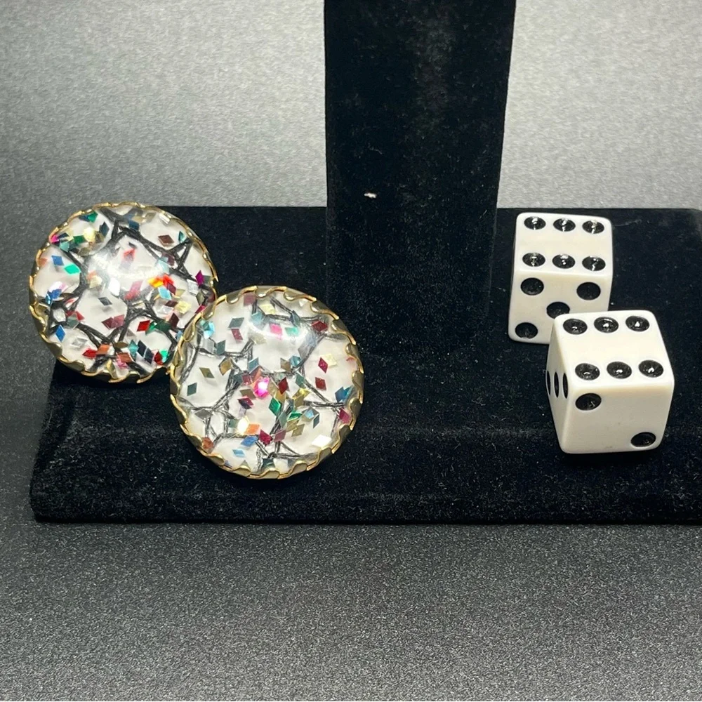 vintage sarah coventry confetti lucite clip on earrings gold tone round